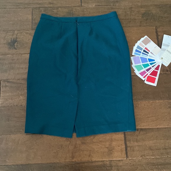 SUMMERS - LOFT Sea Green Pencil Skirt. Size 8. EUC. - Picture 2 of 3